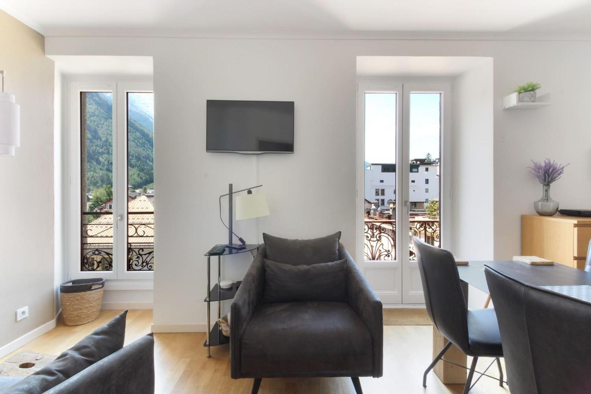 Nook 42 - The Loft - Central 2Br W/ Balcony Views Chamonix Exterior photo